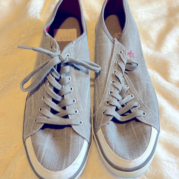 Sneakers - Picture 1 of 4